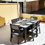 Melina's Urban Retreat *